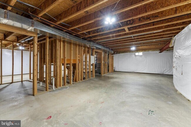 Building Photo - 116 Desales Dr