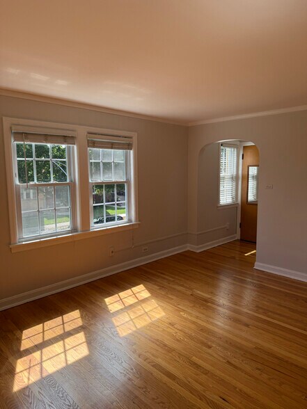 Building Photo - 5046 N Major Ave