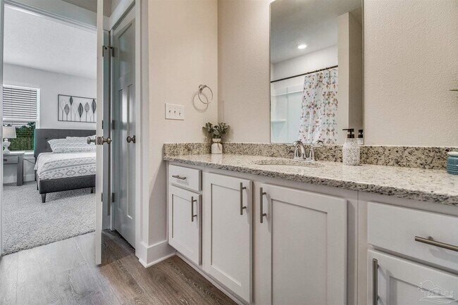Building Photo - 14358 Gardenglen Dr