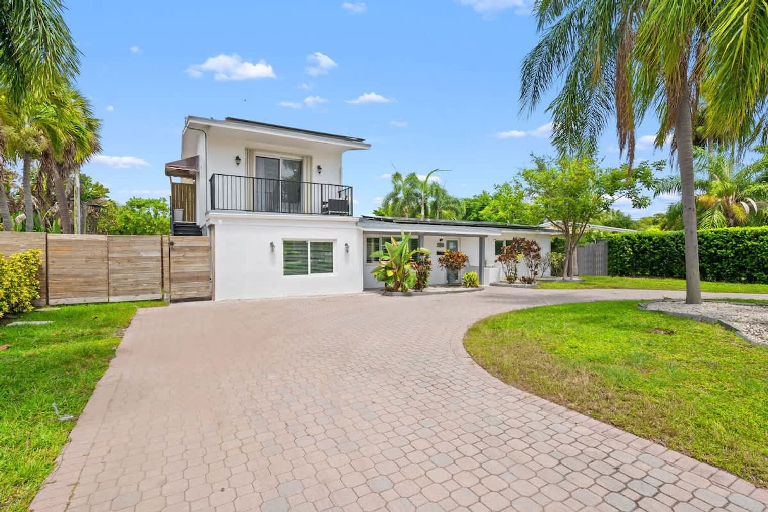 Building Photo - 871 NW 23rd Terrace