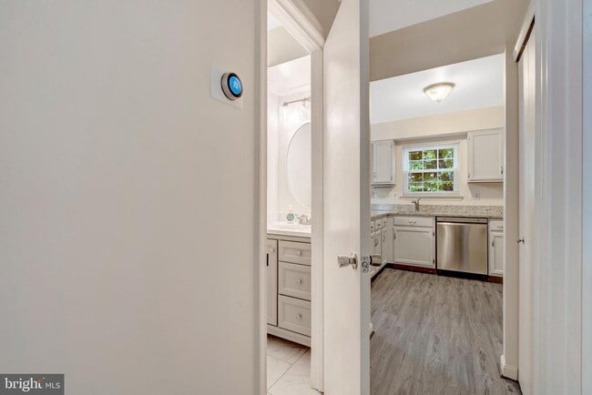 Building Photo - 15350 Inlet Pl