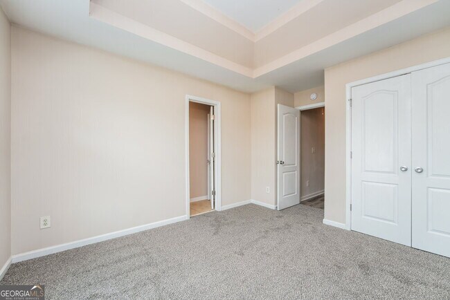 Building Photo - 917 Southfork Dr