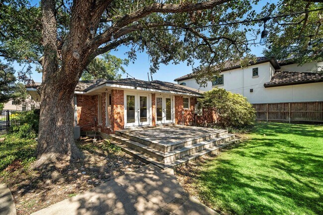 Building Photo - 3115 Glen Haven Blvd