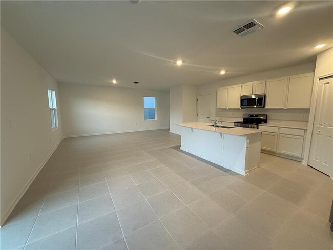 Building Photo - 5427 Meadow Walk Dr