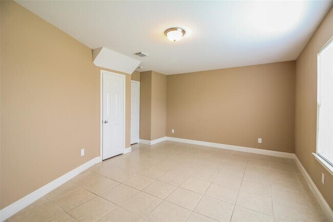 Building Photo - 18202 Cole Bridge Ct