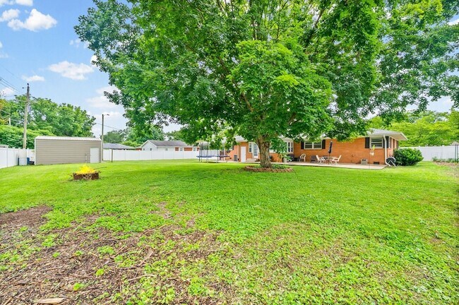 Building Photo - 3424 Leland Cir