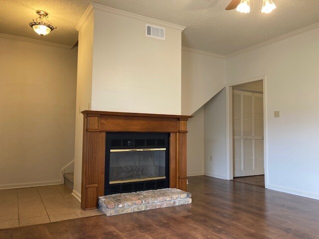 Living Room - 5326 Sleepy Hollow Dr