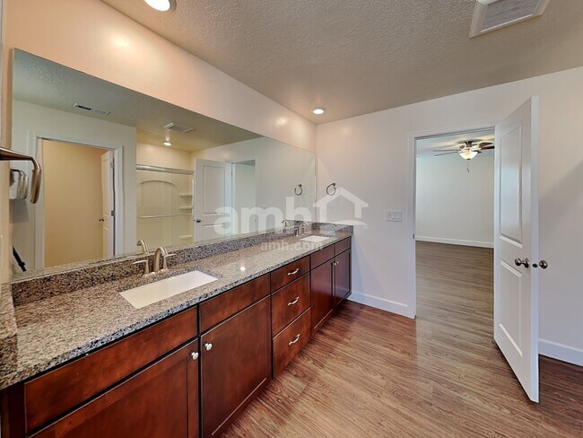 Building Photo - 2360 S Wild Horse Way