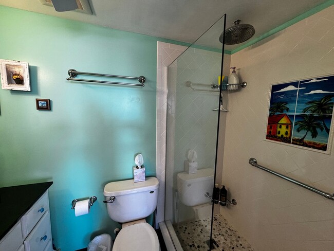 Building Photo - Oceanfront Condo!