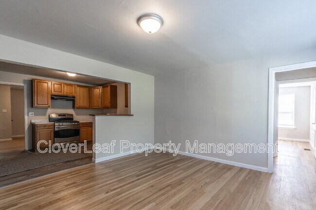 Building Photo - 210 Harwood Dr