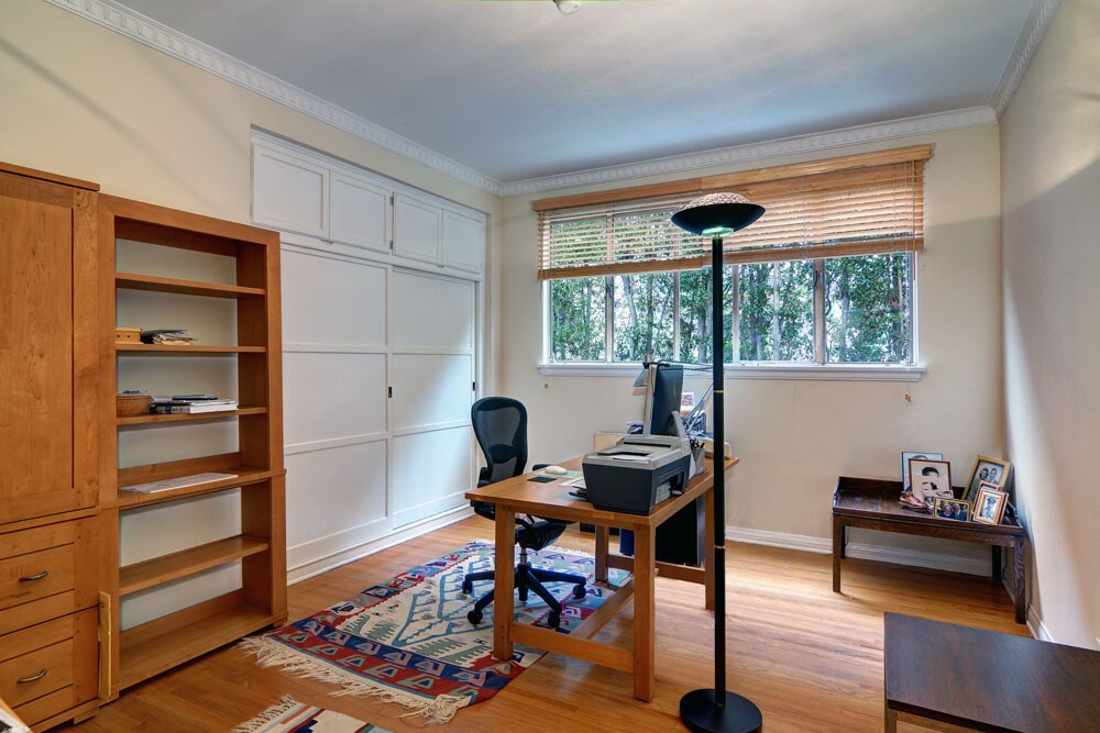 Building Photo - 755 N Harper Ave