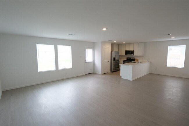 Building Photo - 26727 Feather Reed Dr