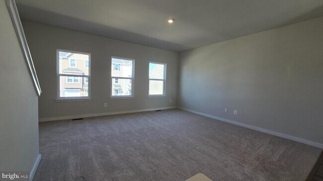 Building Photo - 66 Trotting Rd