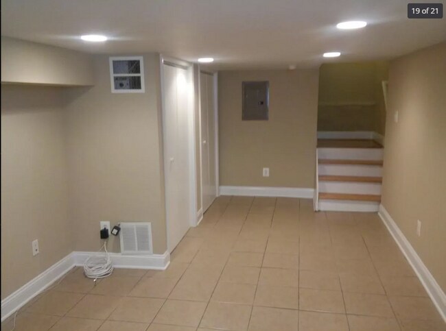 Building Photo - 1114 Sterrett St
