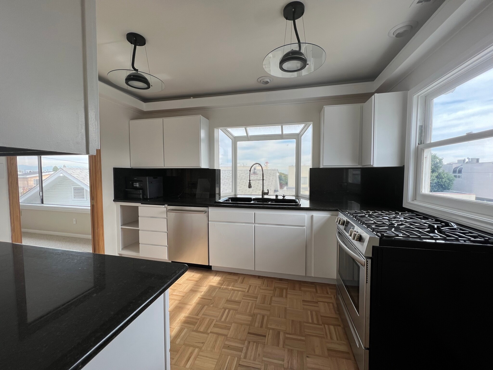 Building Photo - 831 W 3rd St