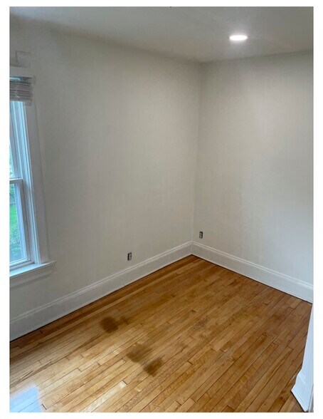 Bedroom 3 - 2860 S Delaware Ave