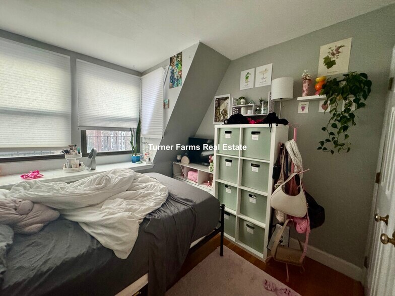 Building Photo - 469 Massachusetts Ave