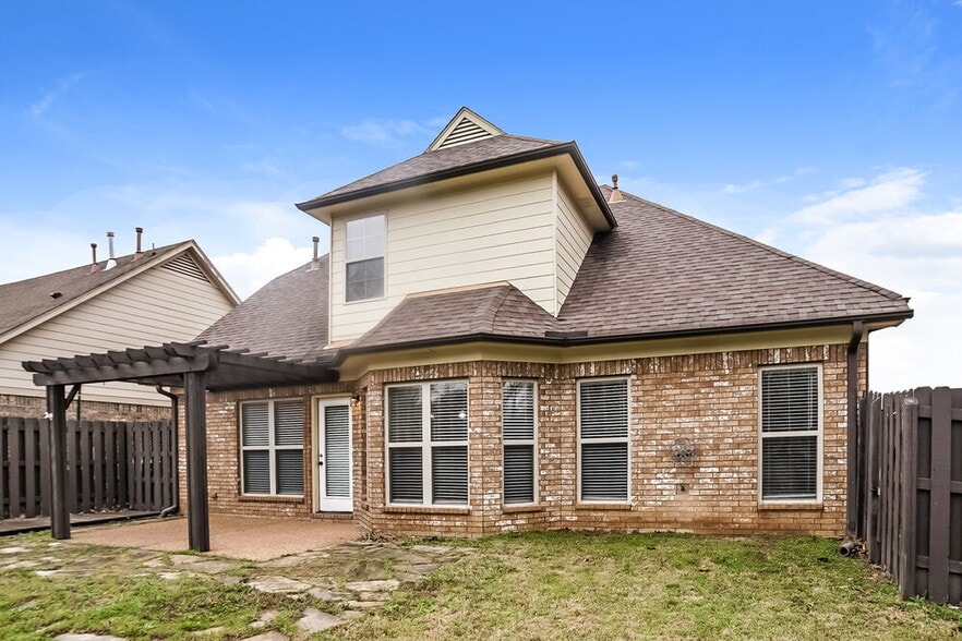 Building Photo - 797 Fairway Pointe Cove W