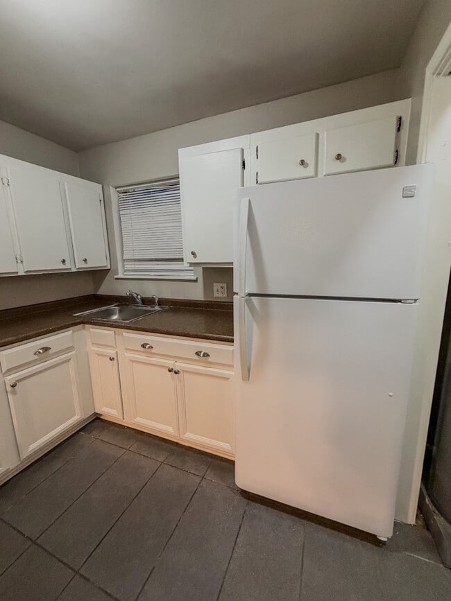 Building Photo - 205 Windward St