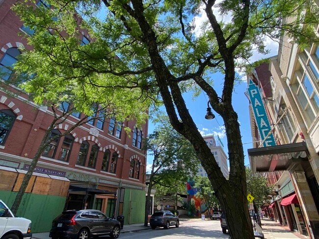 Building Photo - 83 Hanover St