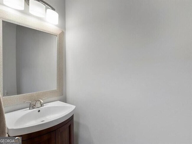 Building Photo - 820 Freedom Ln