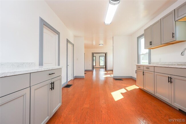 Building Photo - 30 Glenwood Ave