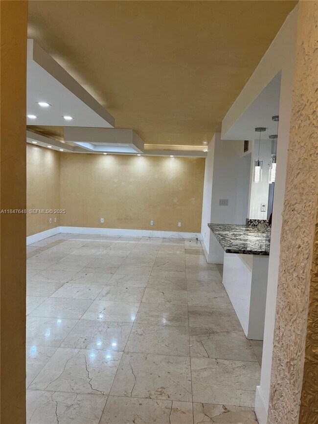 Building Photo - 840 NE 199th St