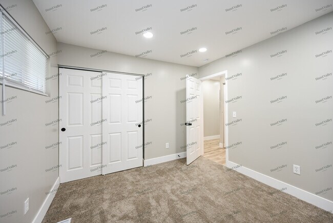 Building Photo - 1320 Ovid Ave