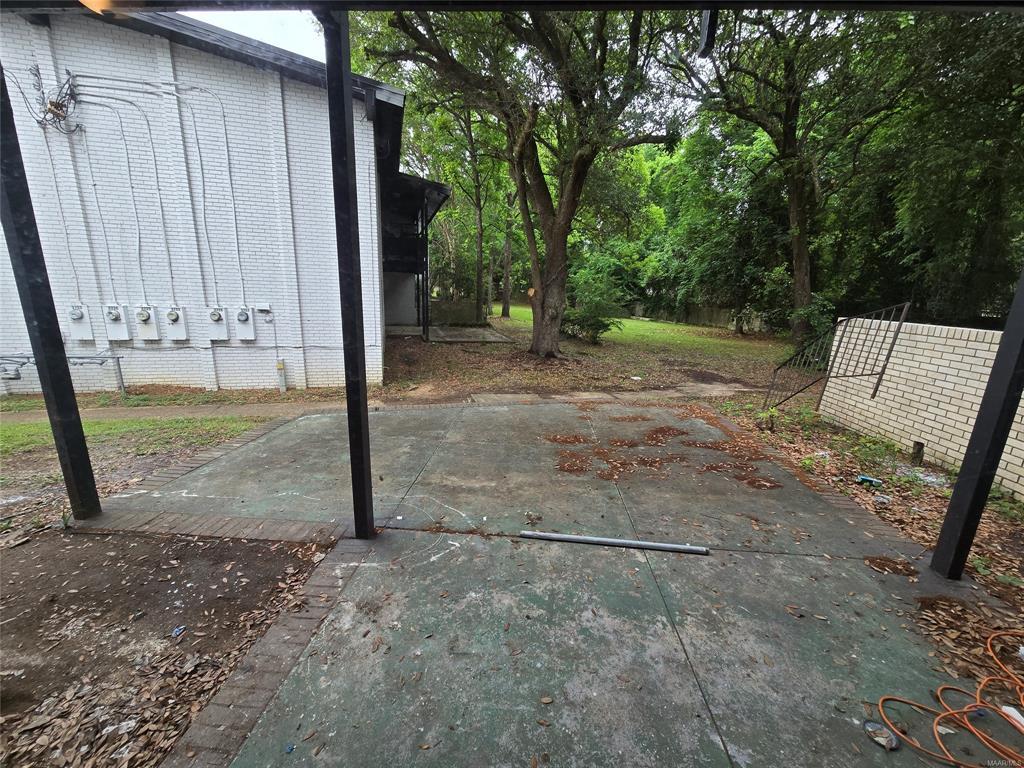 Building Photo - 3737 Wesley Dr