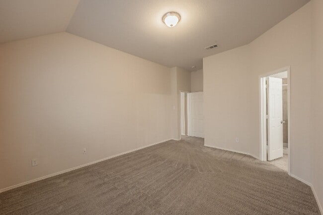 Building Photo - 9916 Channing Rd