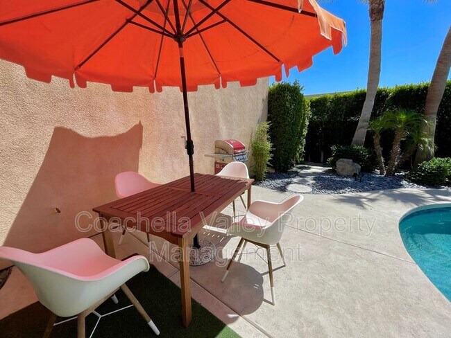 Building Photo - 2706 Alexander Club Dr