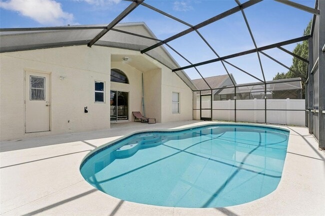 Building Photo - 439 Majesty Dr