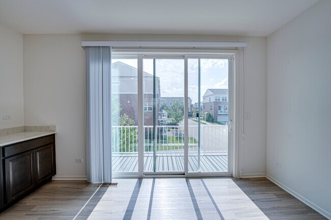 Building Photo - 2945 Showplace Dr