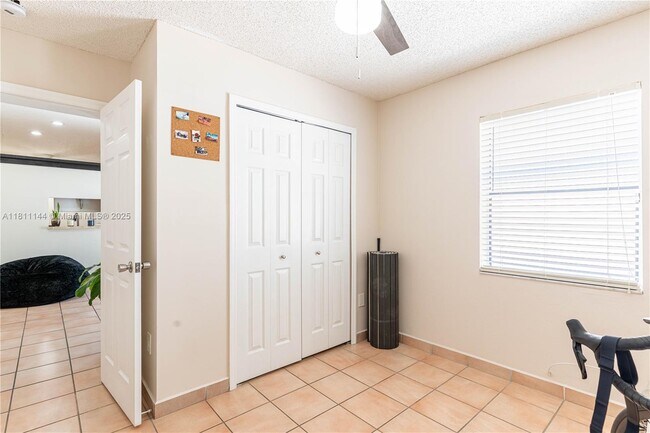 Building Photo - 6931 SW 154th Ct