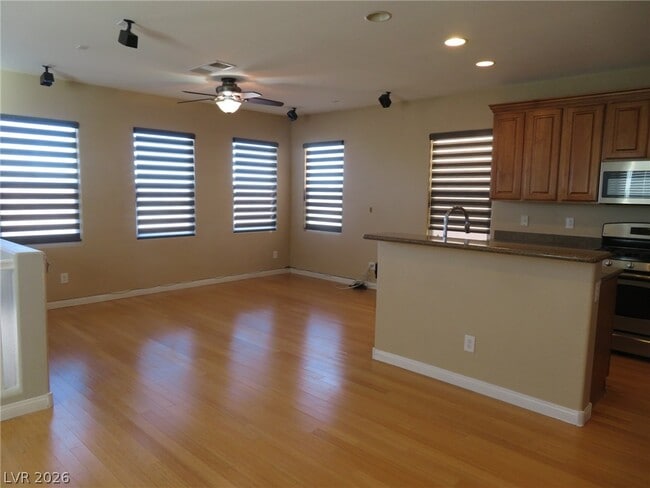 Building Photo - 9342 Autumn View Ave