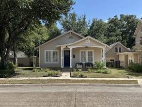 Building Photo - 704 W Power Ave