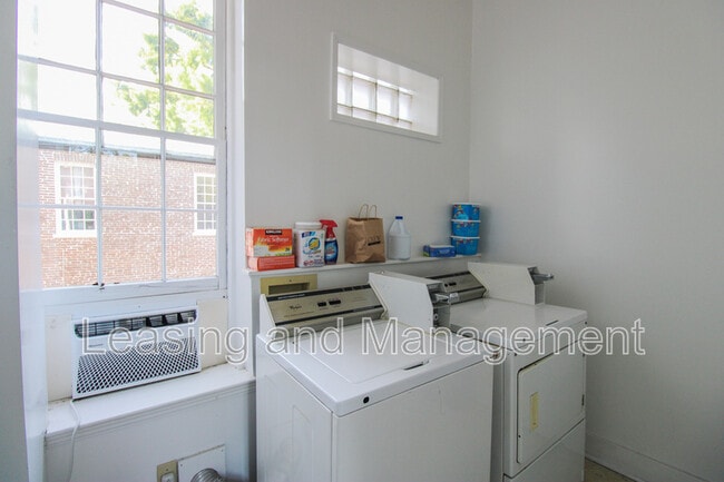 Building Photo - 23 Archdale St