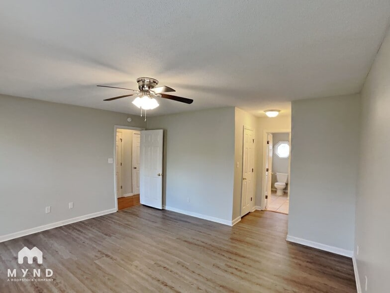 Building Photo - 1728 Russet Woods Ln