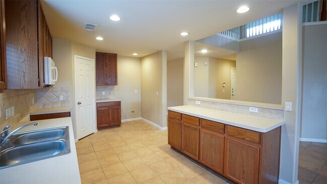 Building Photo - 16526 Bristle Creek Dr