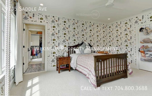 Building Photo - 9705 Saddle Ave