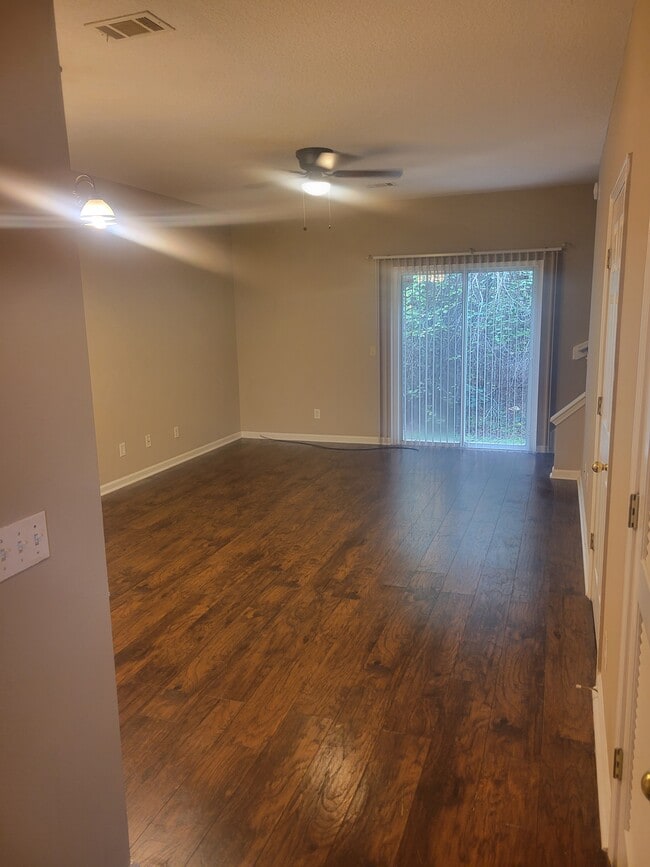 Living/Dining Combo - 7863 Melvin Rd