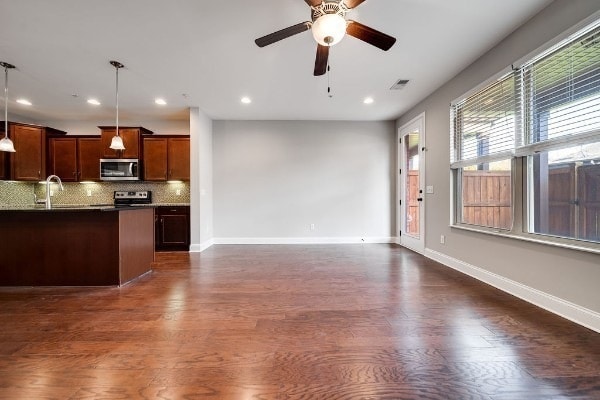 Building Photo - 207 Bixby Ln
