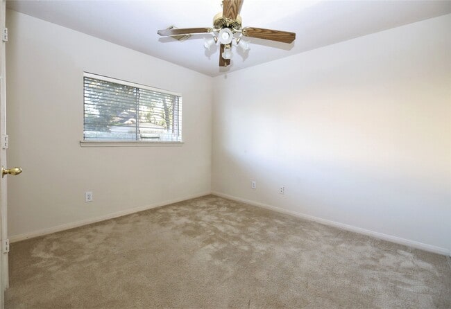 Building Photo - 8811 Norham Dr