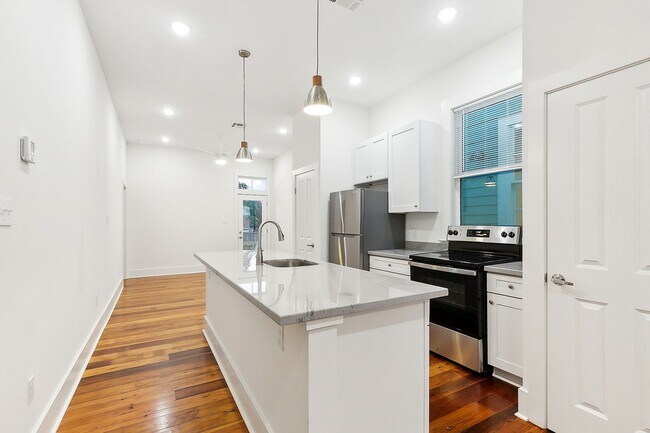 Building Photo - Single Family Modern Elegance in the Heart of Milan, New Orleans