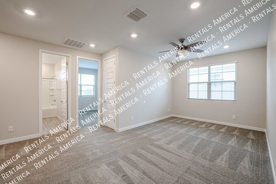 Building Photo - 1103 E Newland Dr