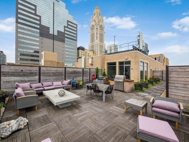 Building Photo - 51 N High St