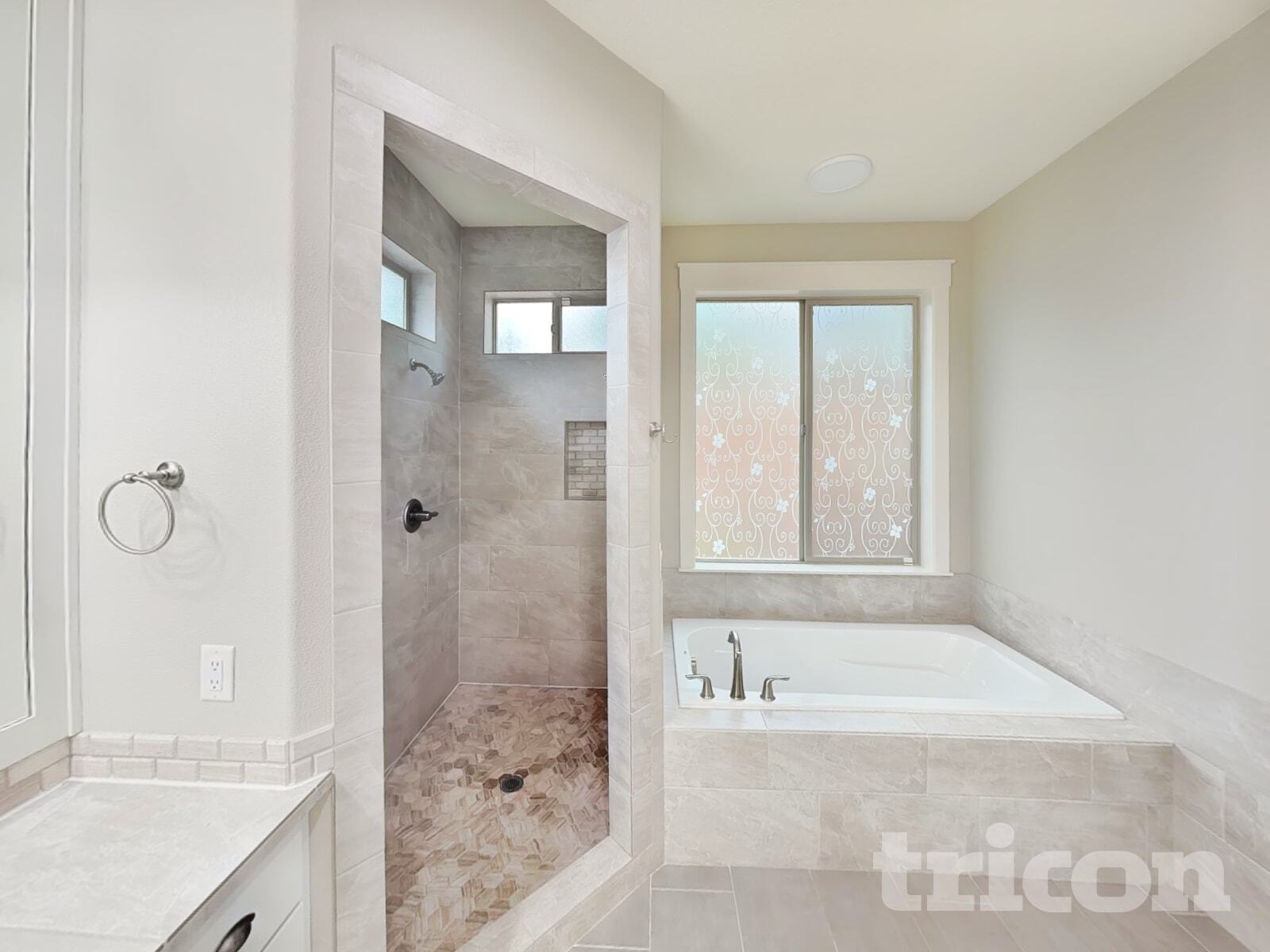 Building Photo - 2604 NE 175th St