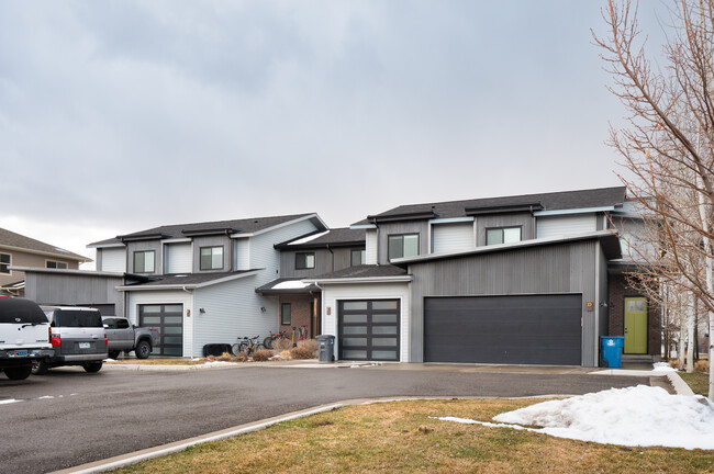 Primary Photo - 3083 Warbler Way