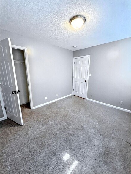 Building Photo - 1013 Harding Dr
