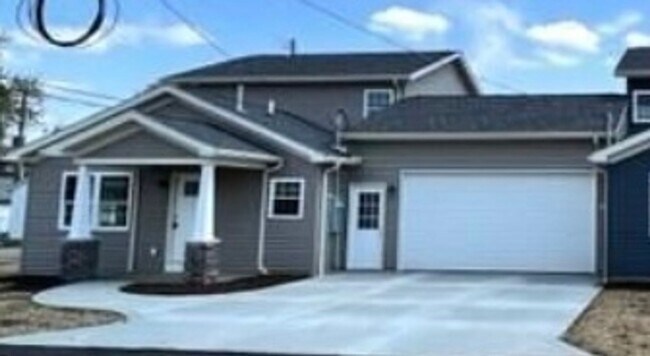 Primary Photo - 315-315 6th Dr NW